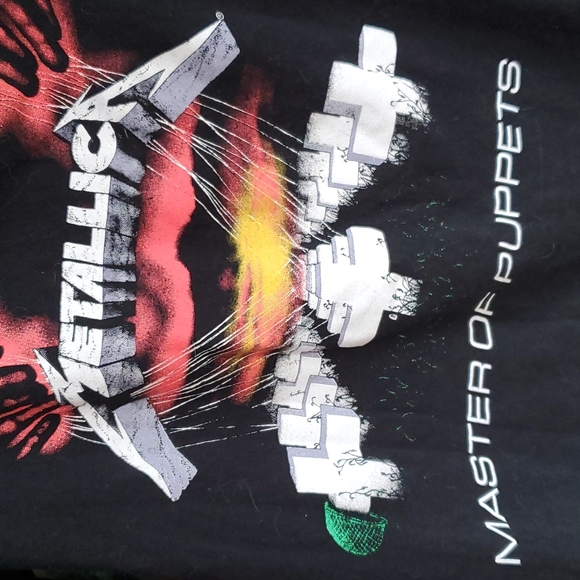 •metallica shirt - Picture 3 of 6